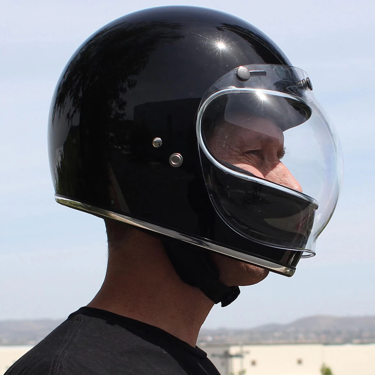 Biltwell Anti-Fog Bubble Shield - Clear 4 Biltwell Anti-Fog Bubble Shield - Clear - Image 4